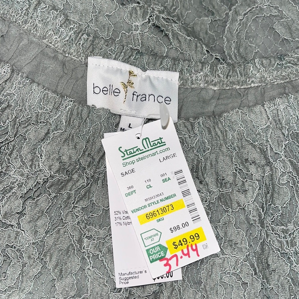 blouse - Picture 2 of 4